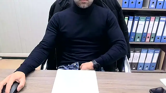 Evasionee online show from 12/15/25, 07:36