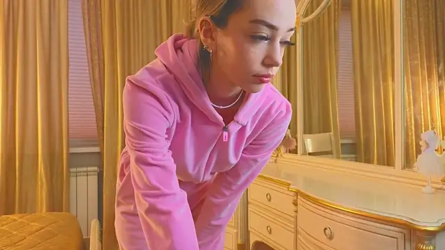 DeiraCharson online show from 11/13/25, 03:21