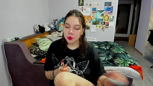 Snapshot of AgathaNott chatting on 10/25/25, 12:39 AgathaNott online show from 10/25/25, 12:39