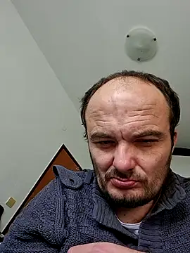 Snapshot of domymatteo69 chatting on 10/28/25, 02:49 domymatteo69 online show from 10/28/25, 02:49