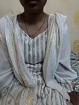 Snapshot of Rubi__1 chatting on 10/31/25, 05:37 Rubi  1 online show from 10/31/25, 05:37