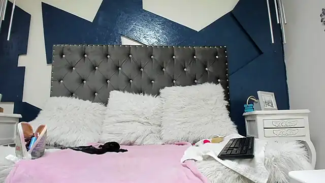 stefany adams   online show from 11/25/25, 03:01