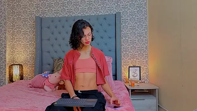 Indi rave online show from 02/05/26, 01:07