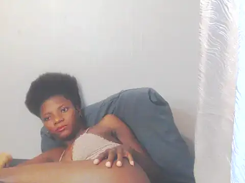 EbonyTinyX online show from 11/11/25, 04:18