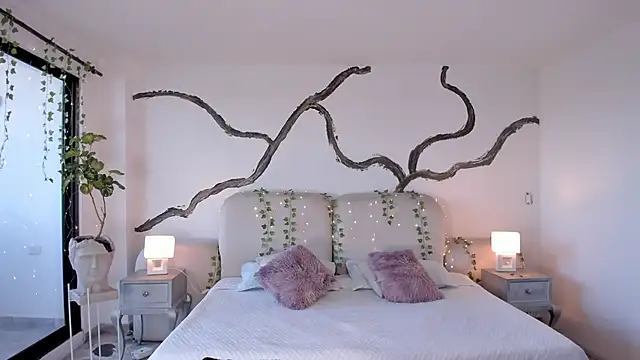 AsiaMillerr  online show from 11/19/25, 12:38