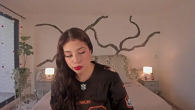 AsiaMillerr  online show from 11/22/25, 12:15