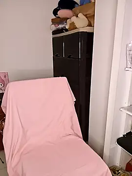 Snapshot of Angeeelina@xh chatting on 12/17/25, 03:00 Angeeelinaxh online show from 12/17/25, 03:00