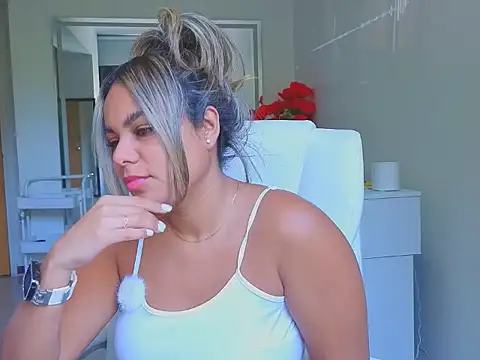 Snapshot of diosadeluniverso chatting on 04/09/26, 02:34 diosadeluniverso online show from 04/09/26, 02:34