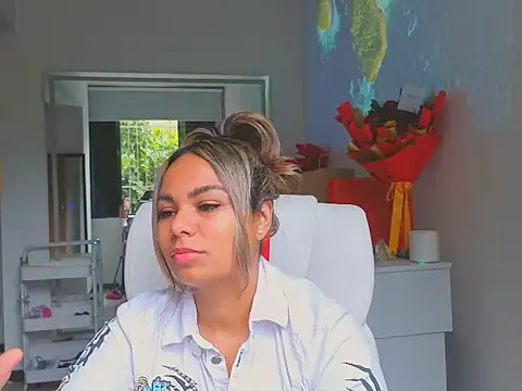 Snapshot of diosadeluniverso chatting on 03/17/26, 12:19 diosadeluniverso online show from 03/17/26, 12:19