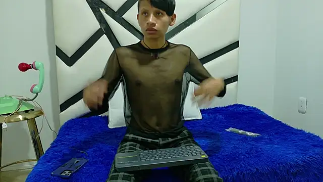 Snapshot of ALEXANDRO_BOVER chatting on 10/30/25, 07:44 ALEXANDRO BOVER online show from 10/30/25, 07:44