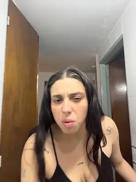 Snapshot of gigi333regi chatting on 12/17/25, 11:10 gigi333regi online show from 12/17/25, 11:10