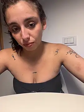 Snapshot of gigi333regi chatting on 02/22/26, 11:06 gigi333regi online show from 02/22/26, 11:06