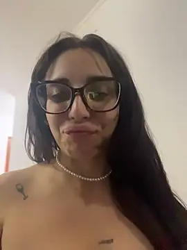 Snapshot of gigi333regi chatting on 03/30/26, 09:22 gigi333regi online show from 03/30/26, 09:22