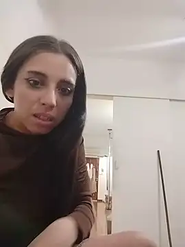 gigi333regi online show from 06/03/26, 07:42