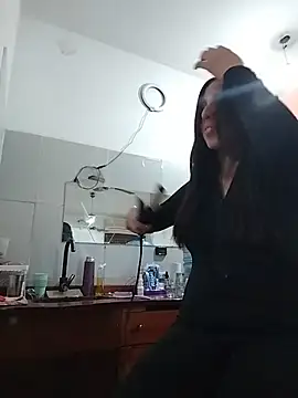 gigi333regi online show from 05/27/26, 04:31