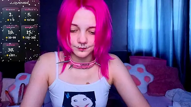 Snapshot of KittieHeart chatting on 07/05/26, 04:19 KittieHeart online show from 07/05/26, 04:19