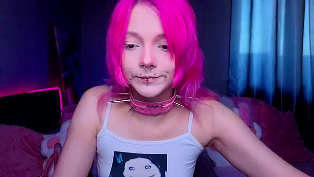 Snapshot of KittieHeart chatting on 06/30/26, 02:55 KittieHeart online show from 06/30/26, 02:55