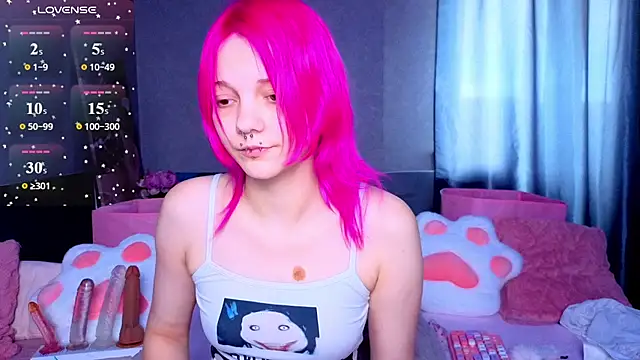 Snapshot of KittieHeart chatting on 07/05/26, 04:06 KittieHeart online show from 07/05/26, 04:06