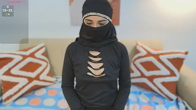 Lailaa lush online show from 10/31/25, 07:38