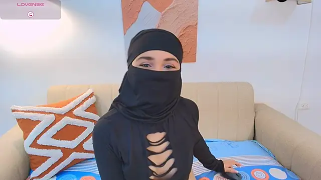 Lailaa lush online show from 11/30/25, 07:09