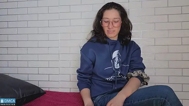 eva delight  online show from 04/08/26, 12:06