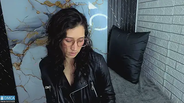 eva delight  online show from 03/31/26, 12:07