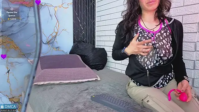 eva delight  online show from 03/27/26, 12:06