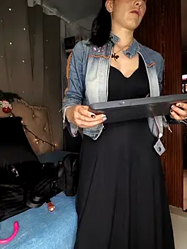 Snapshot of eva_delight_ chatting on 12/16/25, 11:14 eva delight online show from 12/16/25, 11:14