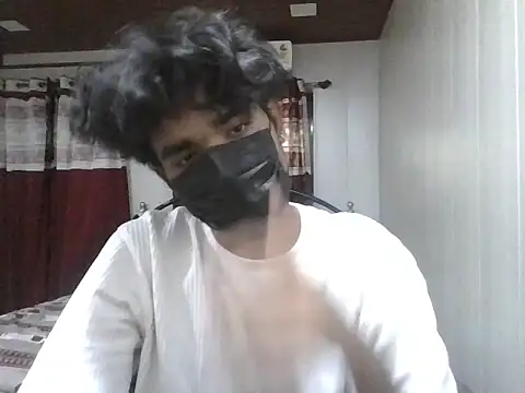 Snapshot of kriZ08 chatting on 06/05/26, 11:16 kriZ08 online show from 06/05/26, 11:16