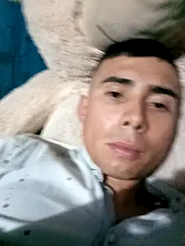 Snapshot of robinhd1234 chatting on 12/22/25, 12:22 robinhd1234 online show from 12/22/25, 12:22