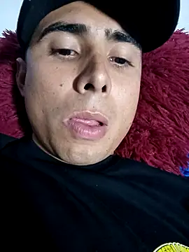 Snapshot of robinhd1234 chatting on 12/20/25, 11:18 robinhd1234 online show from 12/20/25, 11:18