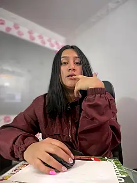 Snapshot of _Nalaa chatting on 10/24/25, 10:31 Nalaa online show from 10/24/25, 10:31