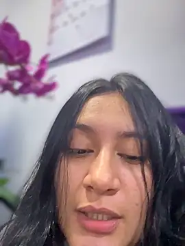 Snapshot of _Nalaa chatting on 11/06/25, 11:25 Nalaa online show from 11/06/25, 11:25