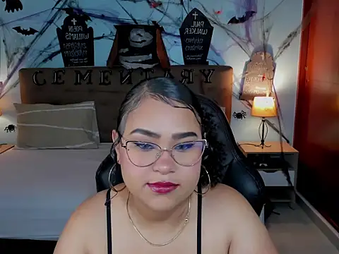 Prettyy zoe online show from 10/27/25, 11:55