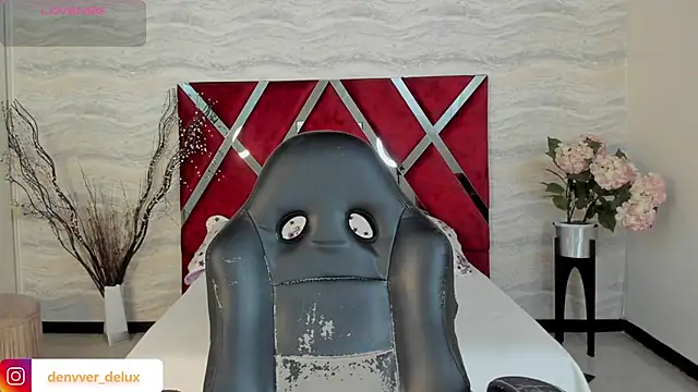 Snapshot of Denver_lux chatting on 10/28/25, 12:37 Denver lux online show from 10/28/25, 12:37