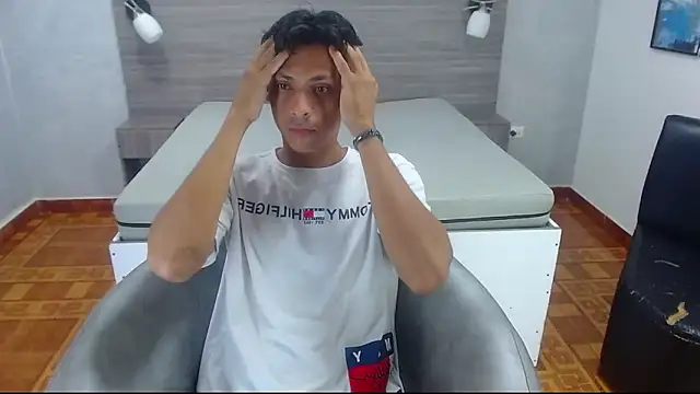 wiltom  online show from 11/06/25, 03:21