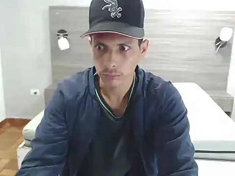 wiltom  online show from 12/02/25, 03:30