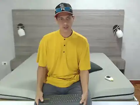 wiltom  online show from 11/30/25, 03:51