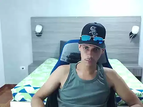 wiltom  online show from 12/03/25, 03:40