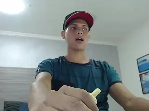 wiltom  online show from 12/14/25, 06:24