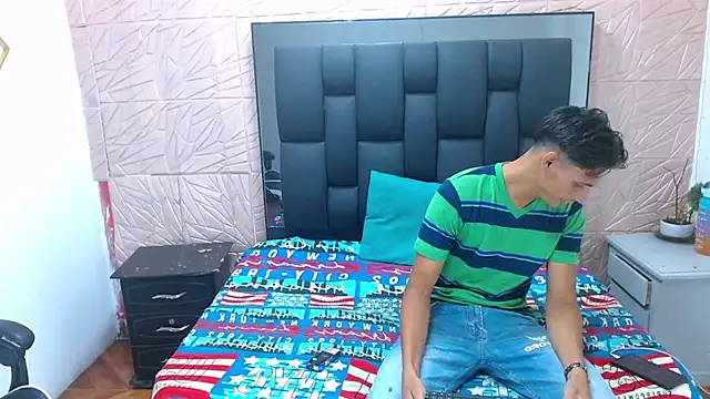 wiltom  online show from 10/30/25, 03:38