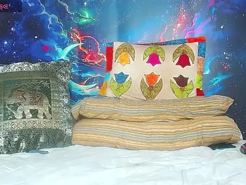 Clouer glow16 online show from 10/26/25, 10:54