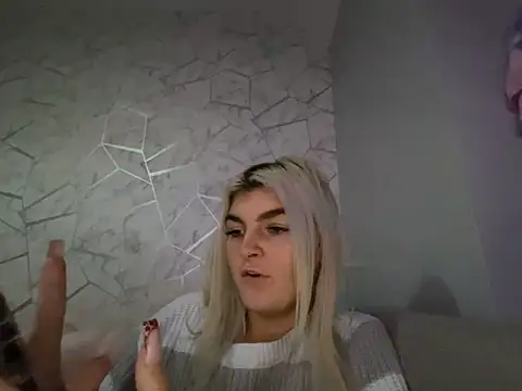 Snapshot of rosie-hipstergal chatting on 11/10/25, 11:54 rosie-hipstergal online show from 11/10/25, 11:54