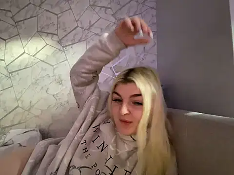 Snapshot of rosie-hipstergal chatting on 11/04/25, 01:26 rosie-hipstergal online show from 11/04/25, 01:26