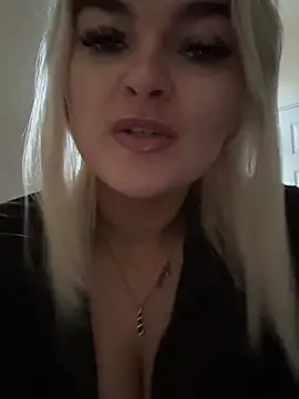 rosie-hipstergal online show from 02/21/26, 03:36