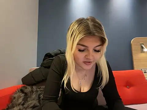 rosie-hipstergal online show from 02/12/26, 06:29