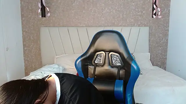 AliceSmity  online show from 12/01/25, 05:36