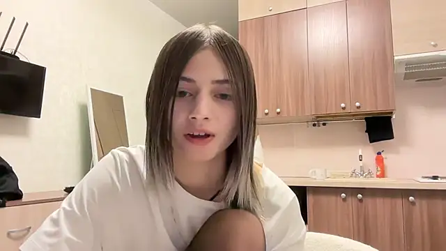 AidaGloshen online show from 10/30/25, 06:16