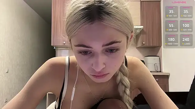 Snapshot of AidaGloshen chatting on 07/19/26, 03:20 AidaGloshen online show from 07/19/26, 03:20