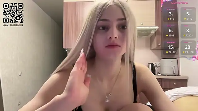 Snapshot of AidaGloshen chatting on 06/19/26, 04:13 AidaGloshen online show from 06/19/26, 04:13